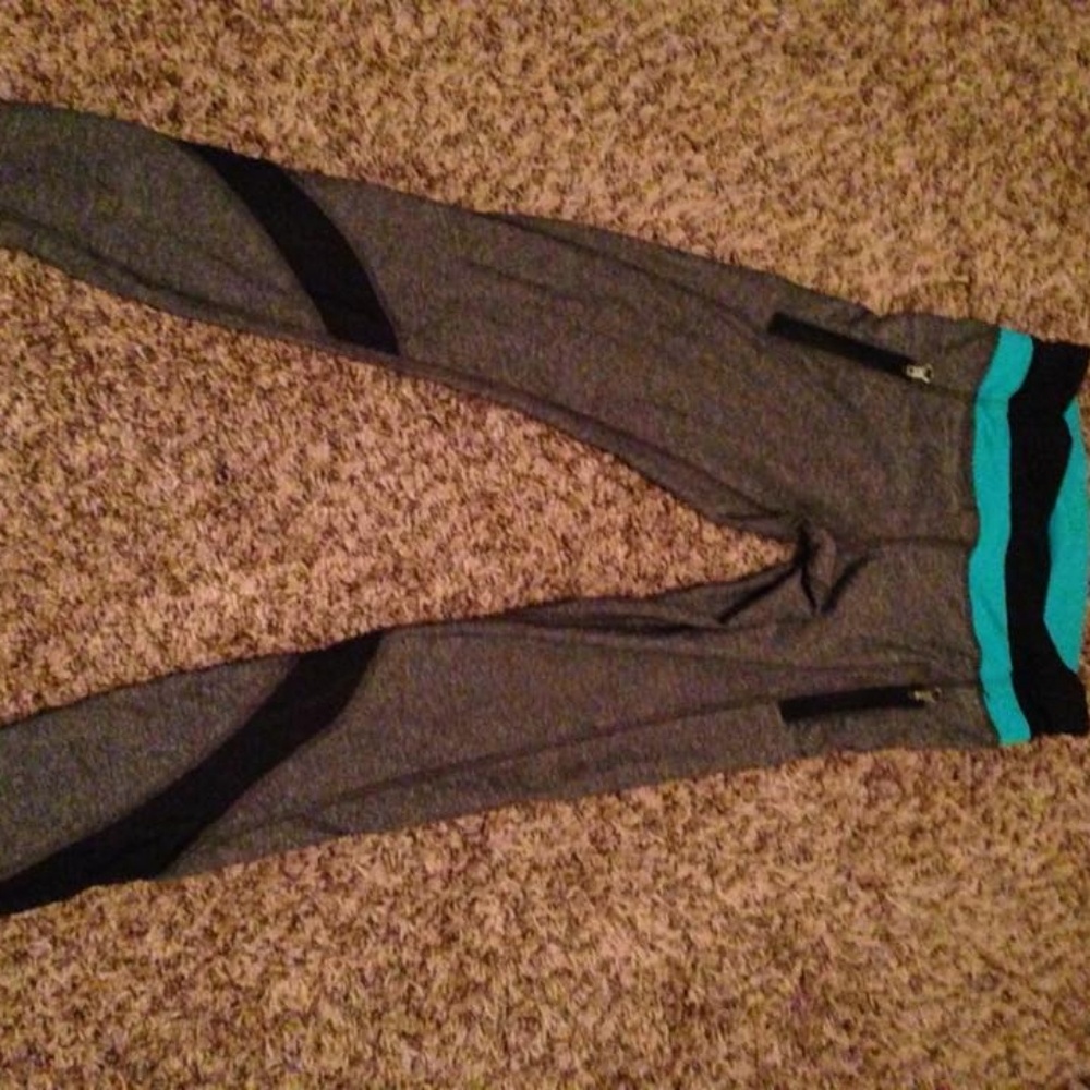 Lulu lemon S size..